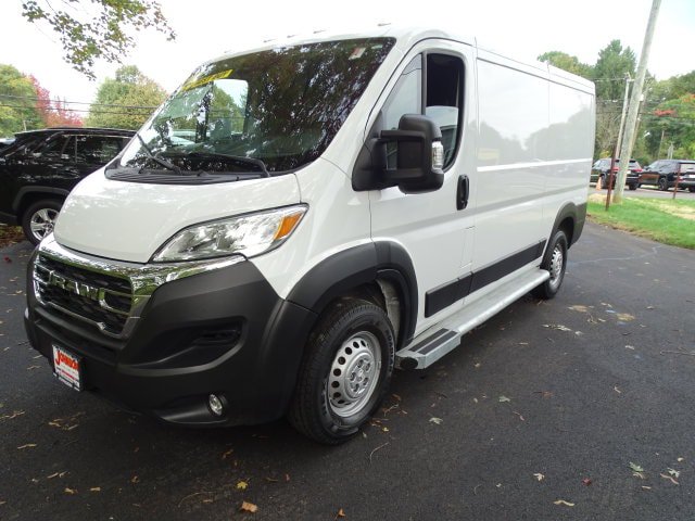 Used 2025 RAM ProMaster 2500 w/ U-Haul Equipment Group FWD image 13