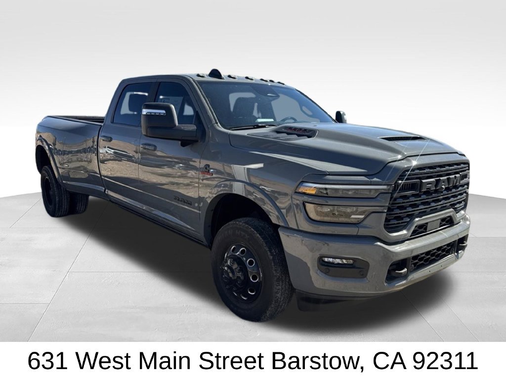 Used 2025 RAM 3500 Limited AWD/4WD image 2