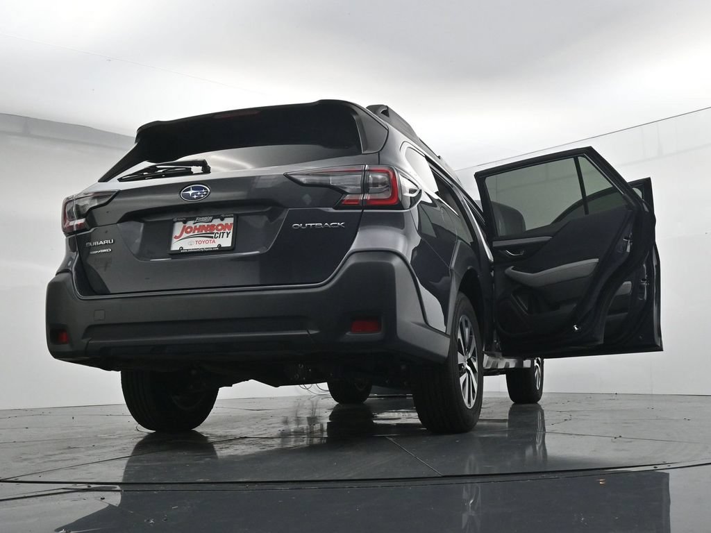 Used 2023 Subaru Outback Premium AWD/4WD image 44