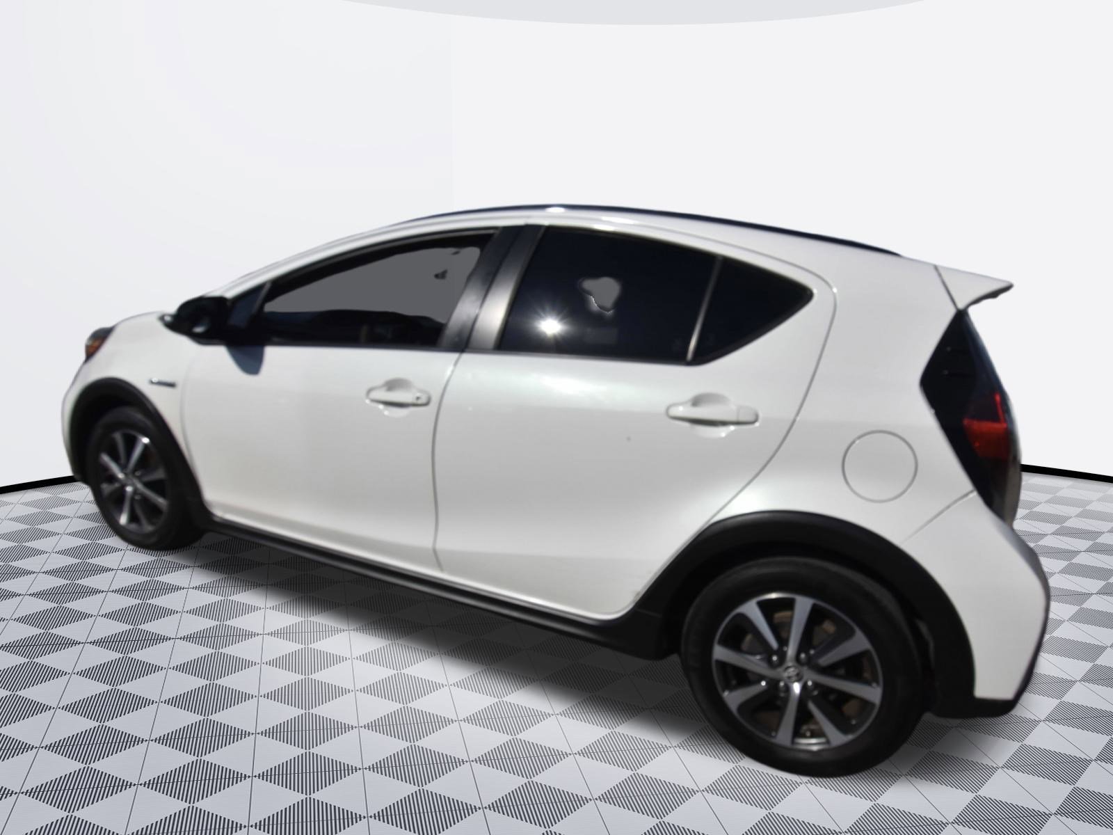 Used 2018 Toyota Prius C Two image 3