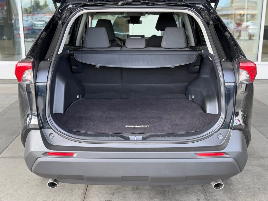 Certified 2022 Toyota RAV4 LE AWD/4WD image 15