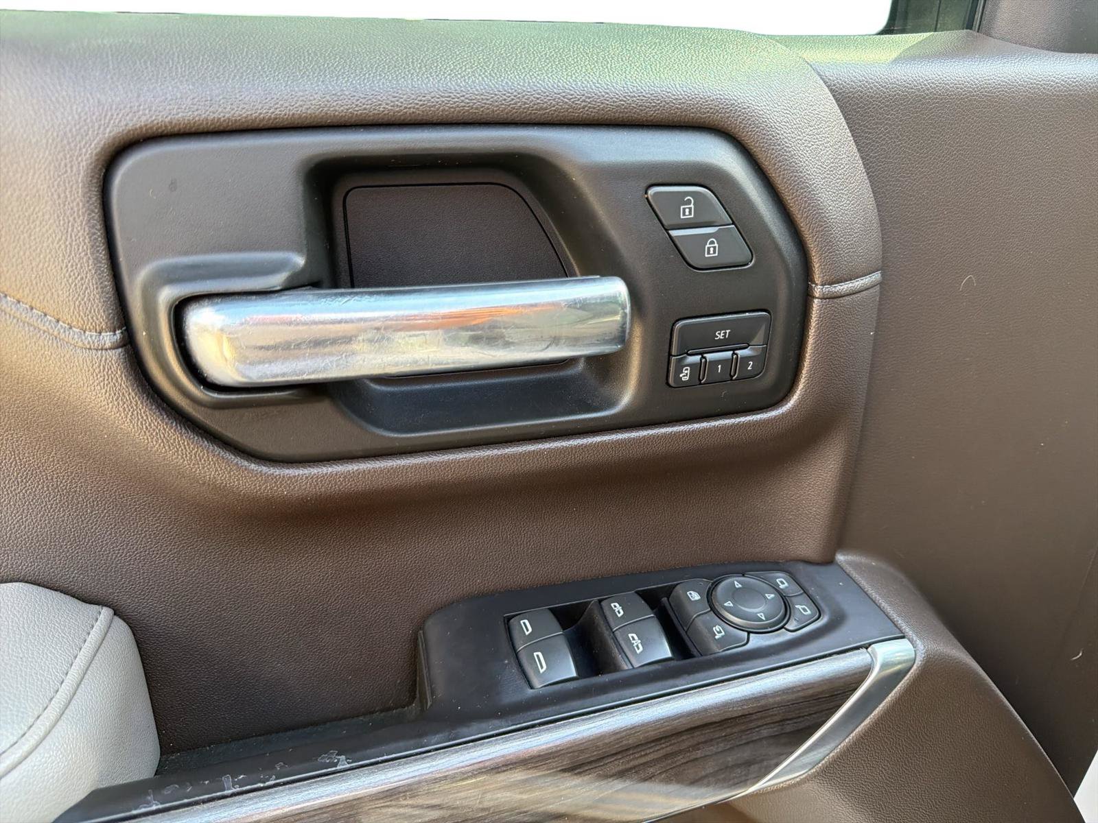 Used 2019 Chevrolet Silverado 1500 LTZ AWD/4WD image 8