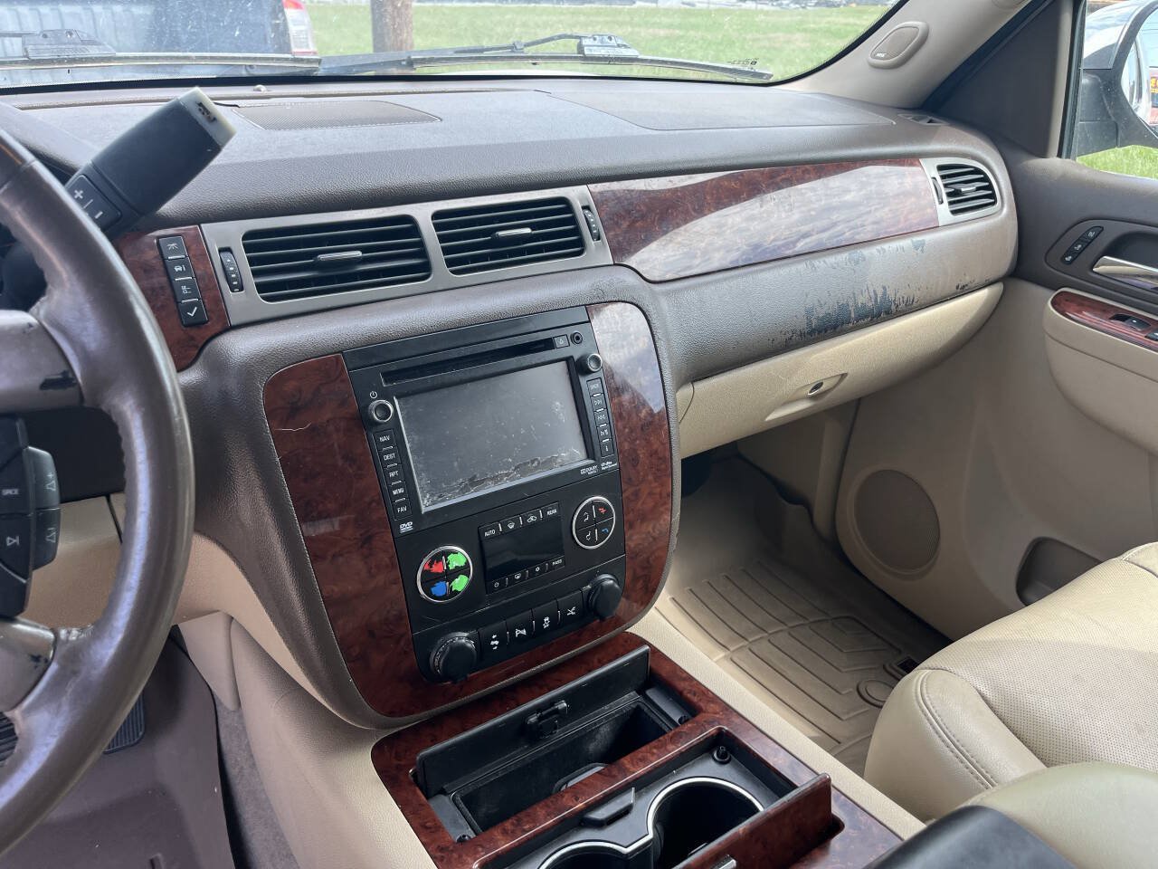 Used 2013 Chevrolet Suburban LTZ AWD/4WD image 12