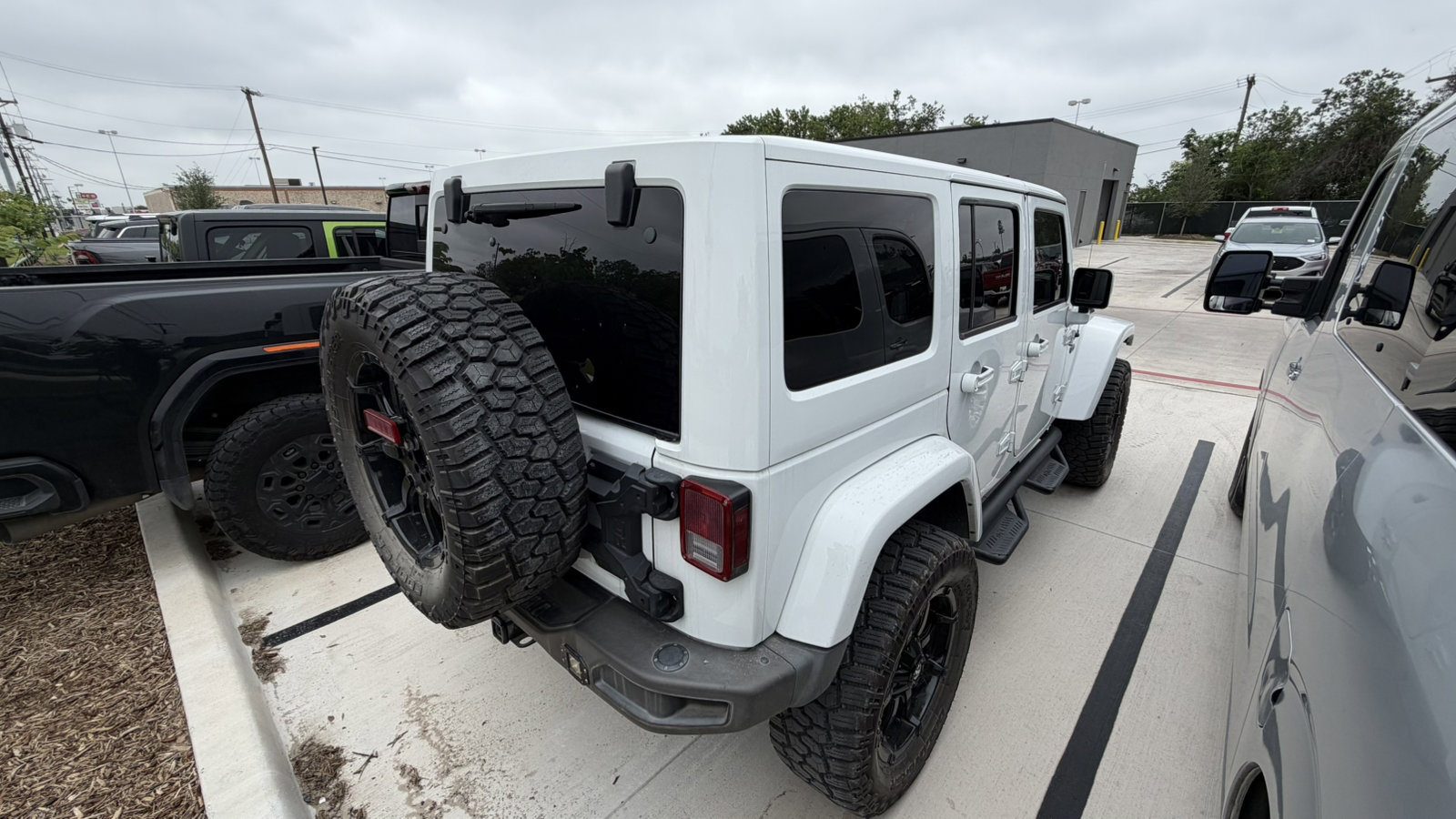 Certified 2016 Jeep Wrangler Unlimited Sahara AWD/4WD image 4