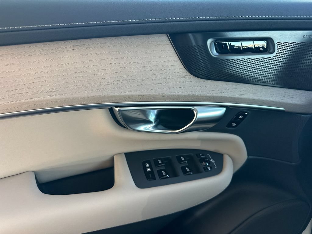 New 2026 Volvo XC90 B6 Plus w/ Protection Package Premier AWD/4WD image 10