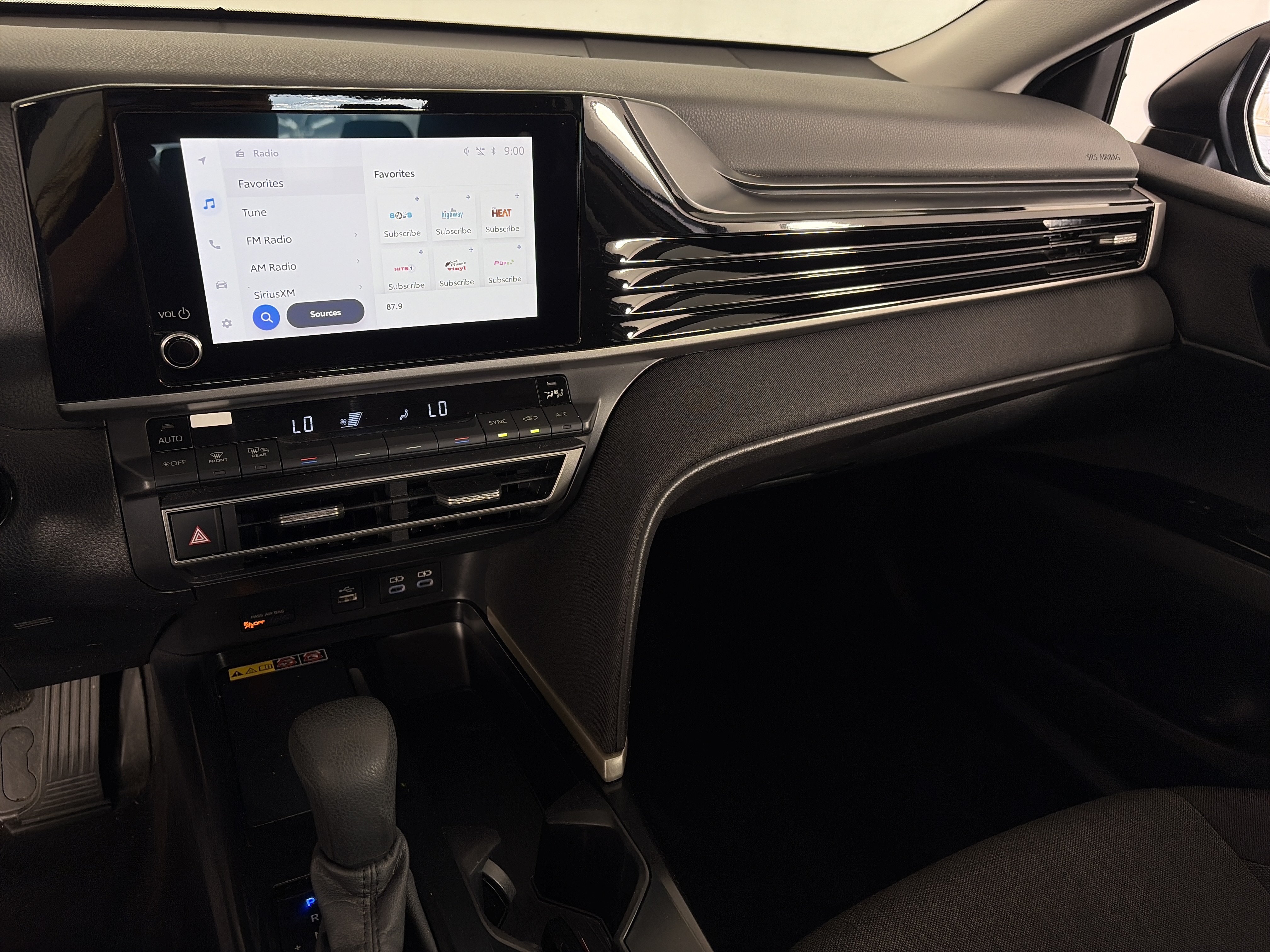 Used 2025 Toyota Camry LE FWD image 4