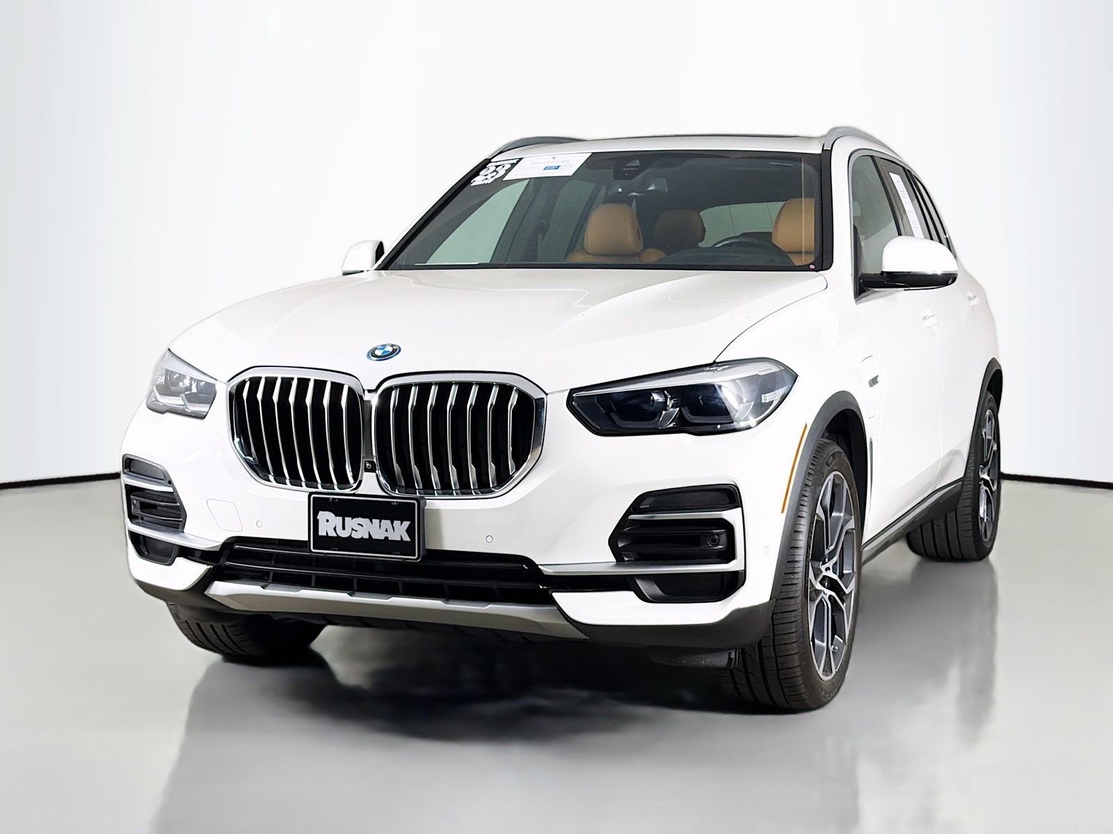 Certified 2023 BMW X5 xDrive45e w/ Climate Comfort Package AWD/4WD image 3