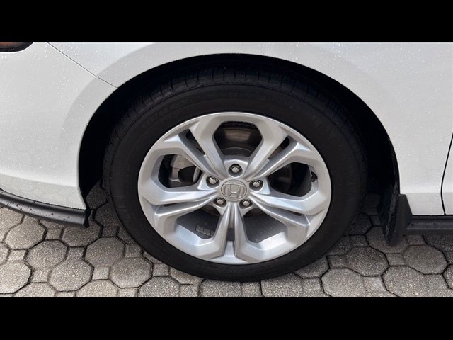 Certified 2025 Honda Accord LX image 13