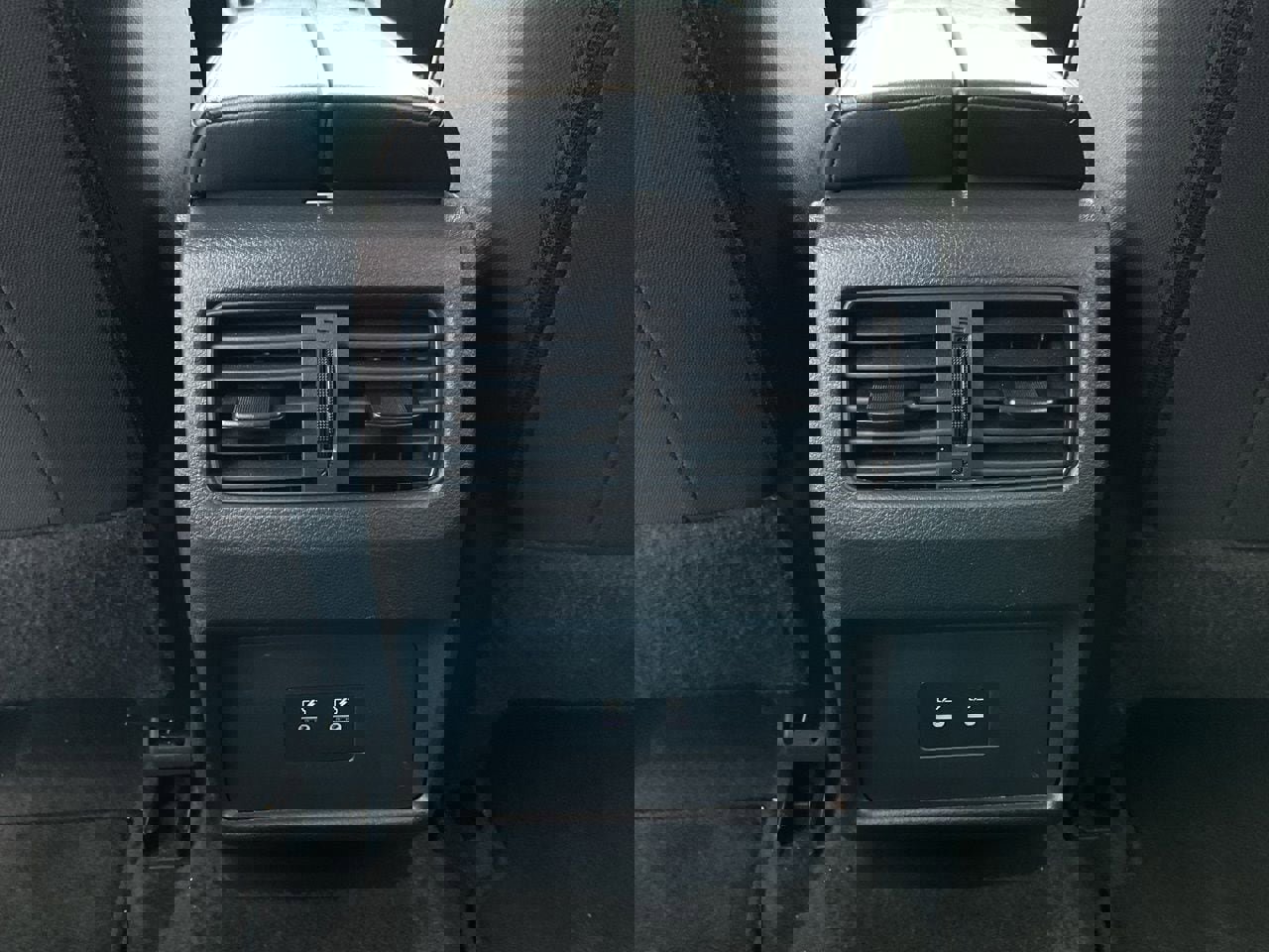 Used 2025 Nissan Rogue SV image 19