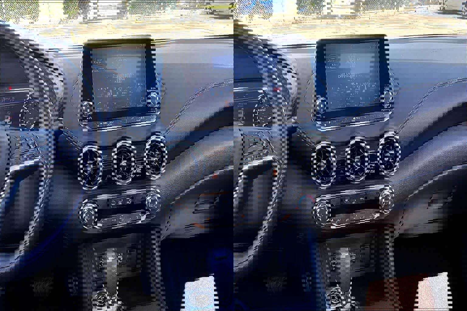 Used 2024 Nissan Sentra SV image 8