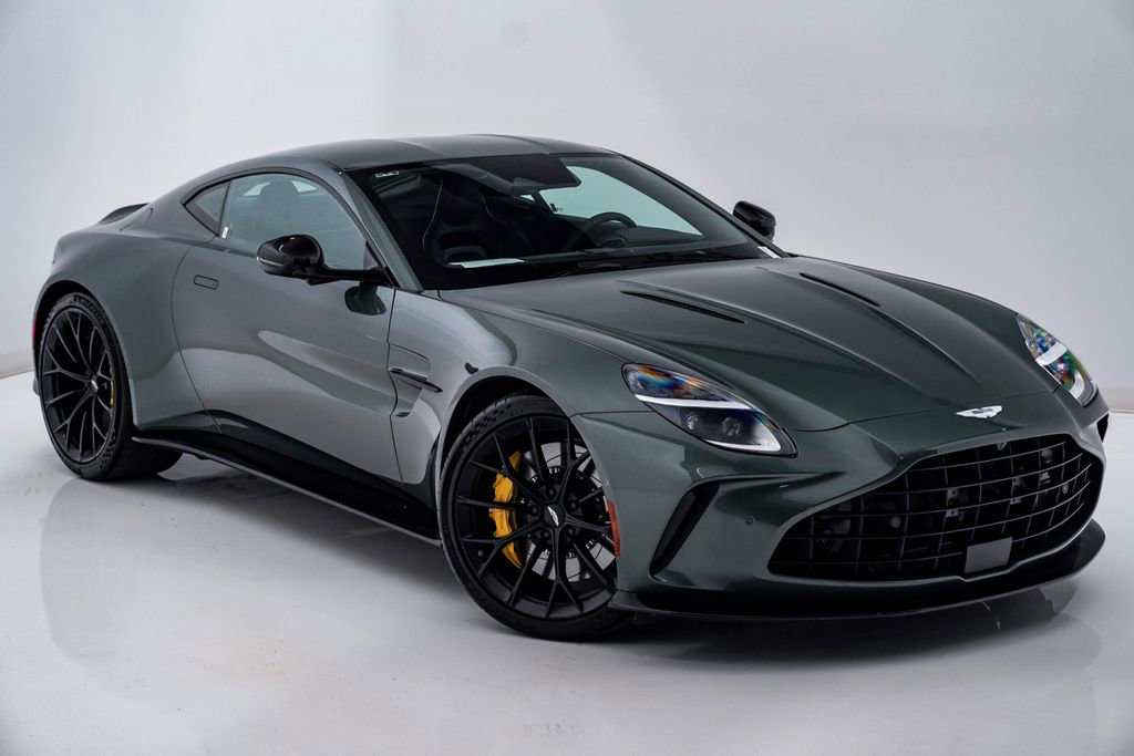 Used 2025 Aston Martin V8 Vantage Coupe RWD image 3