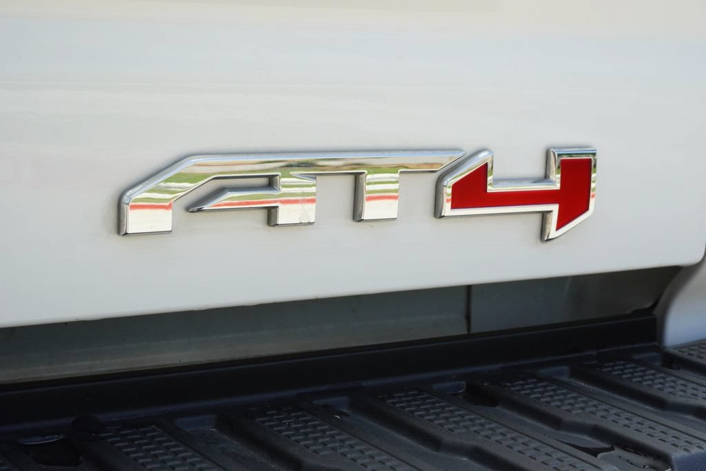 Used 2025 GMC Sierra 2500 AT4 w/ AT4 Premium Plus Package AWD/4WD image 10