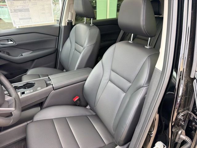New 2026 Nissan Rogue Dark Armor image 9