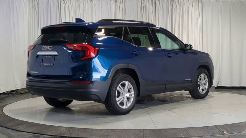 Used 2020 GMC Terrain SLE w/ Driver Convenience Package image 10