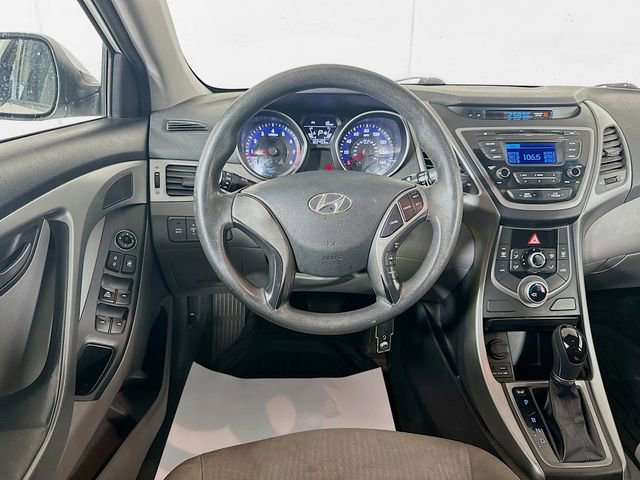 Used 2014 Hyundai Elantra SE image 20