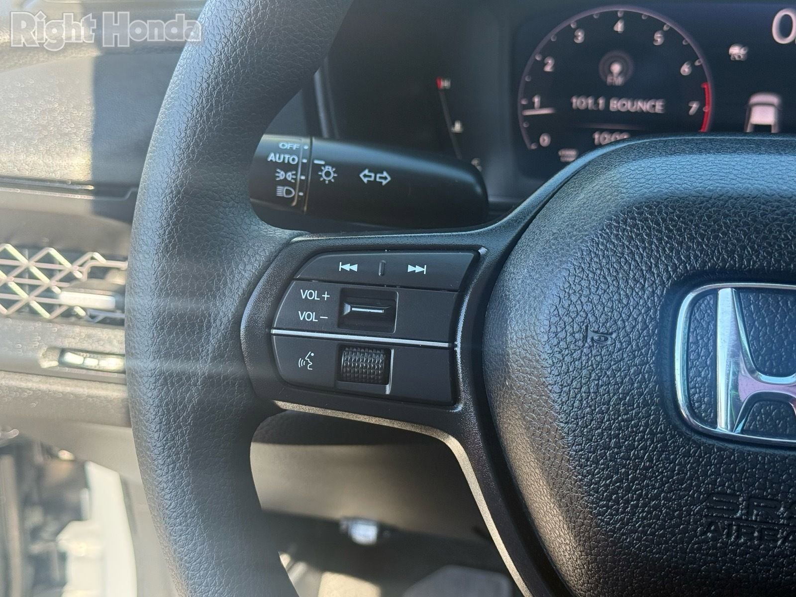 Certified 2025 Honda Accord SE image 18