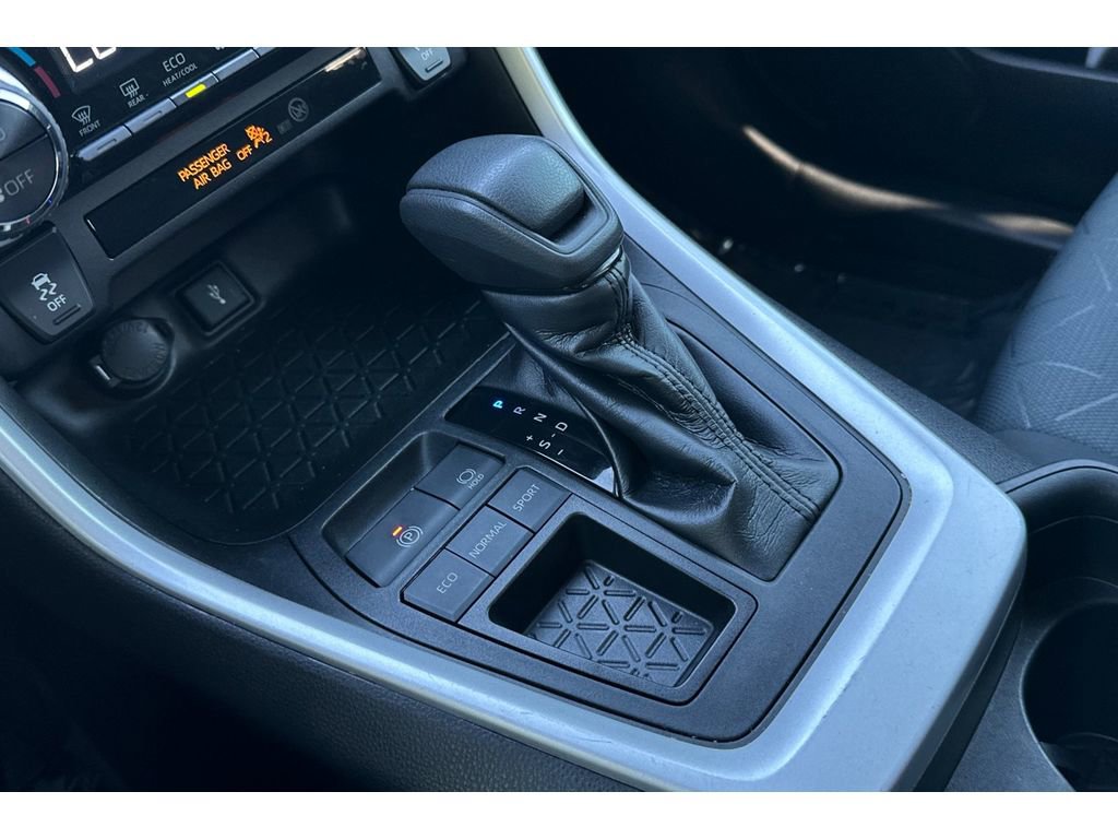 Used 2020 Toyota RAV4 XLE FWD image 34