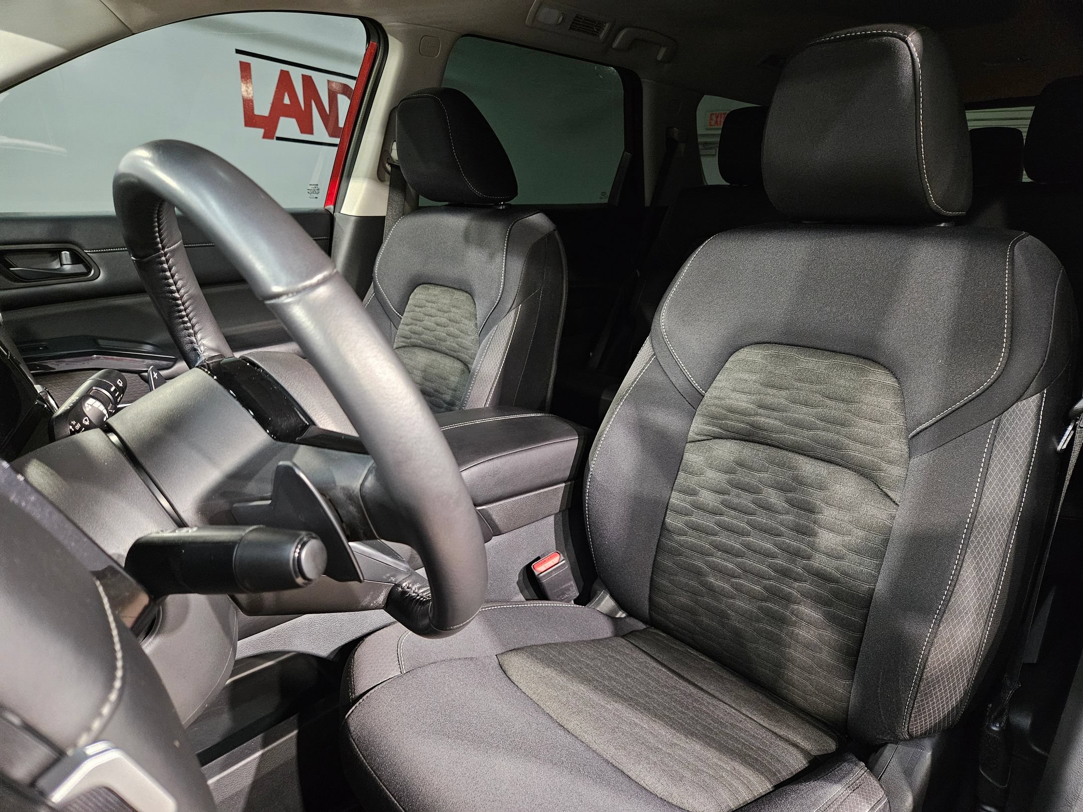 Used 2023 Nissan Pathfinder SV AWD/4WD image 24