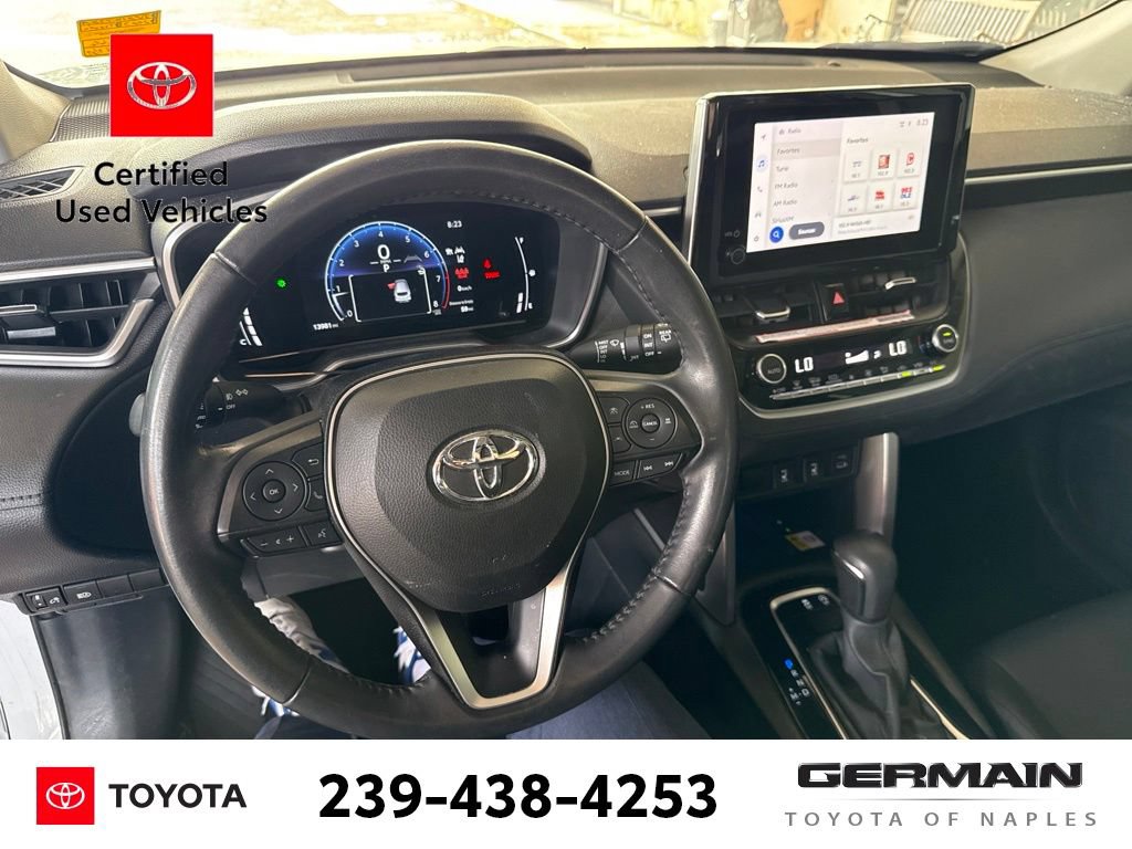 Used 2023 Toyota Corolla Cross XLE w/ Convenience Package FWD image 19