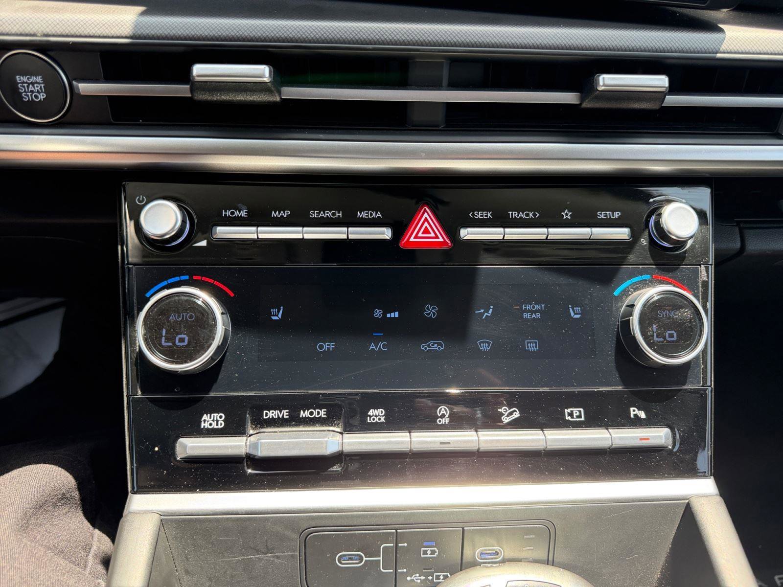 Used 2025 Hyundai Santa Fe XRT AWD/4WD image 19