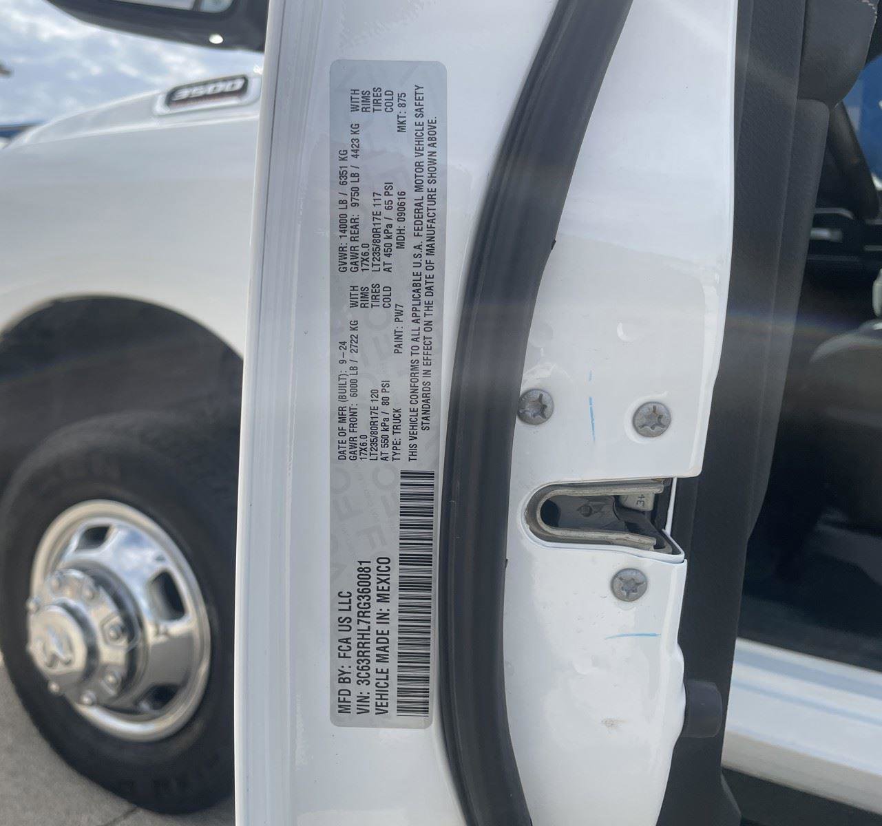 Used 2024 RAM 3500 Big Horn image 34