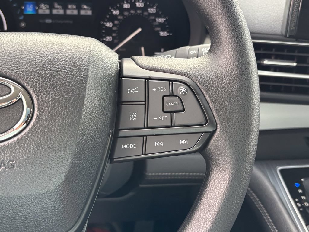 New 2026 Toyota Sienna LE FWD image 20