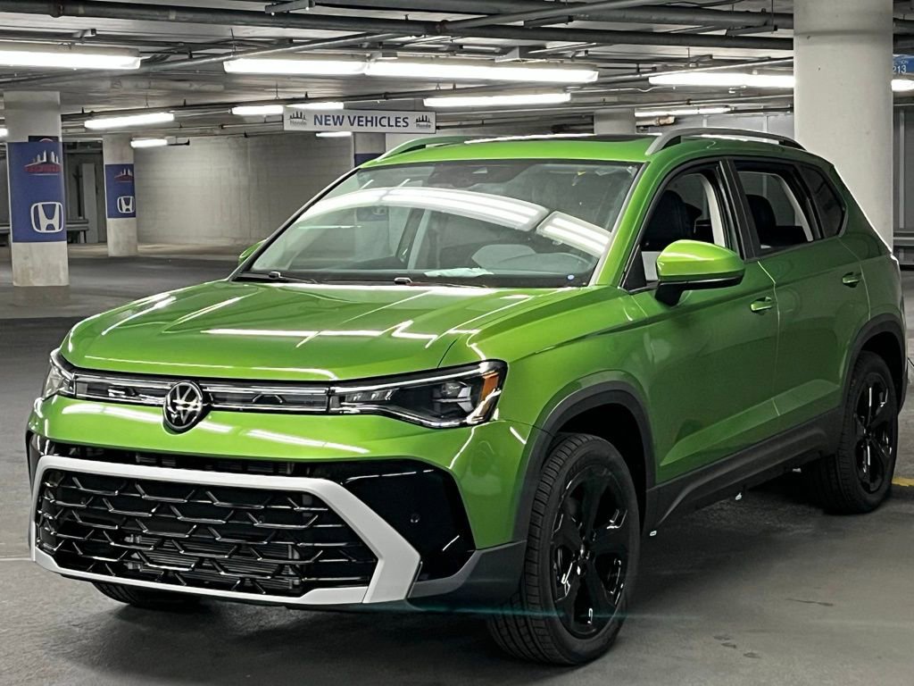 New 2025 Volkswagen Taos SEL image 3