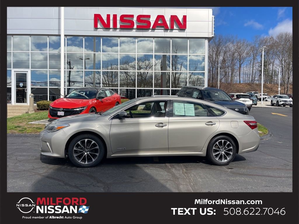 Used 2018 Toyota Avalon XLE Premium w/ Carpet Mat Package FWD image 2