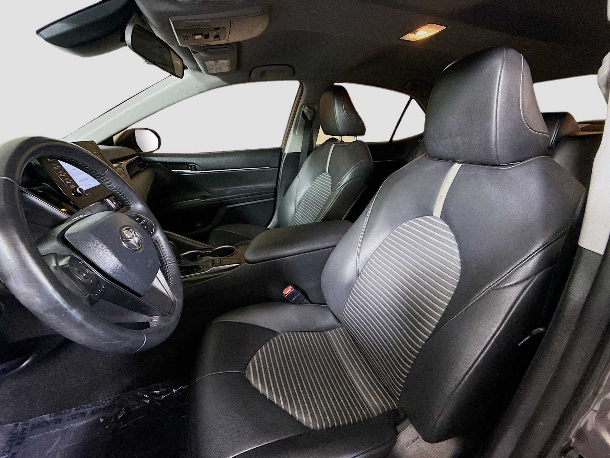 Used 2022 Toyota Camry SE image 21