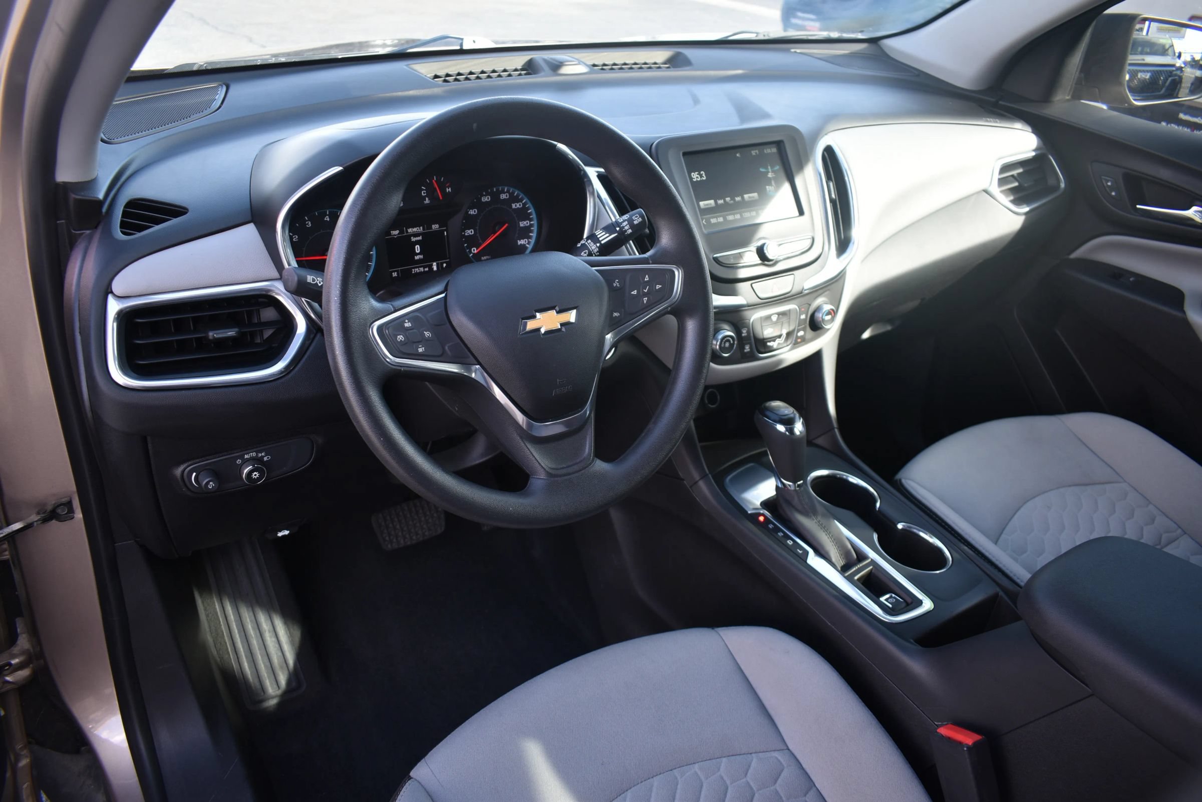 Used 2018 Chevrolet Equinox LS FWD image 7