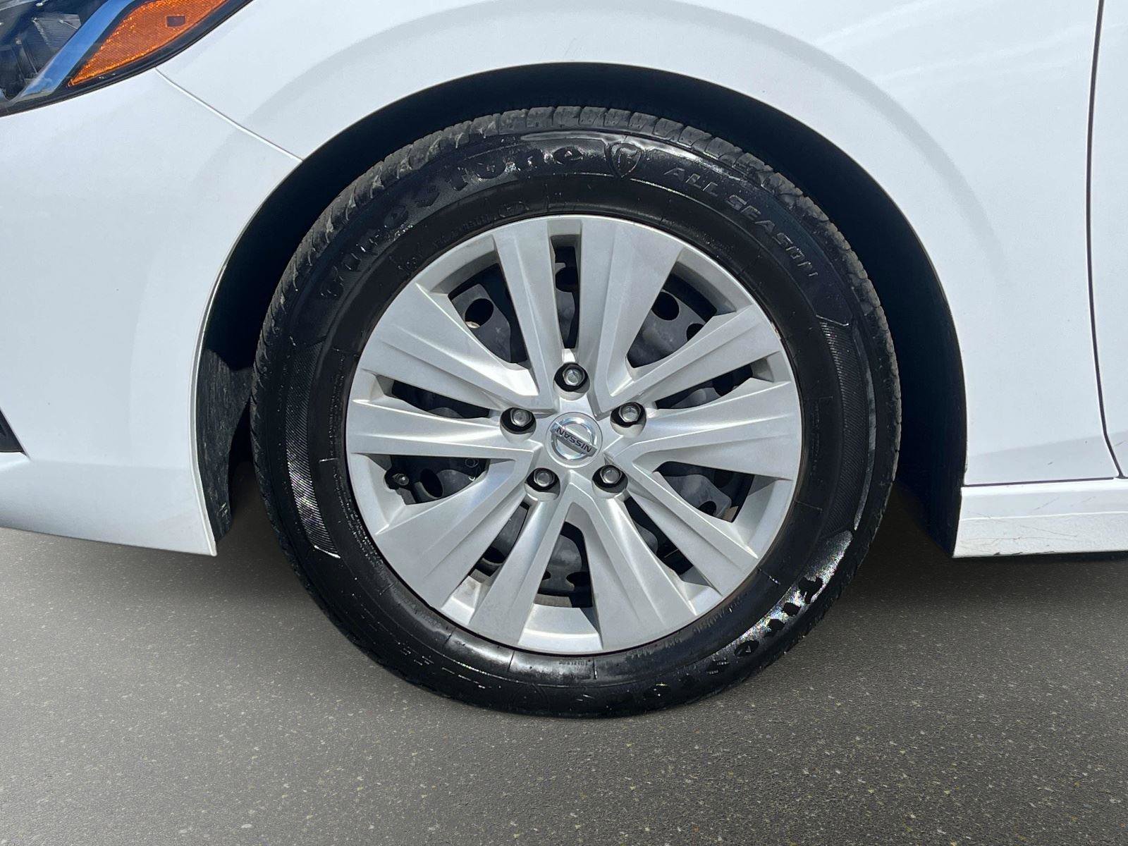 Used 2022 Nissan Sentra S image 9