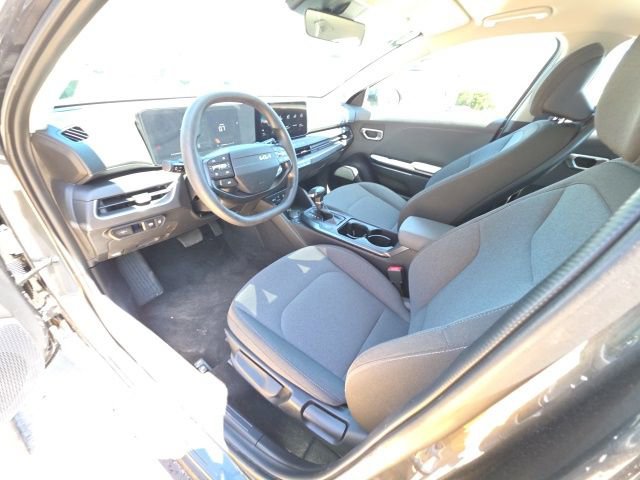 Used 2025 Kia K4 FWD image 12