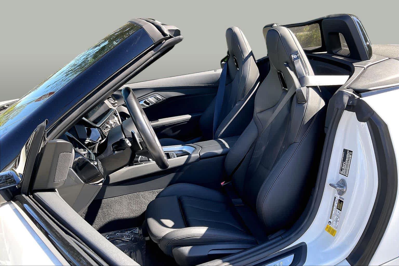 Used 2023 BMW Z4 sDrive30i w/ Convenience Package RWD image 7