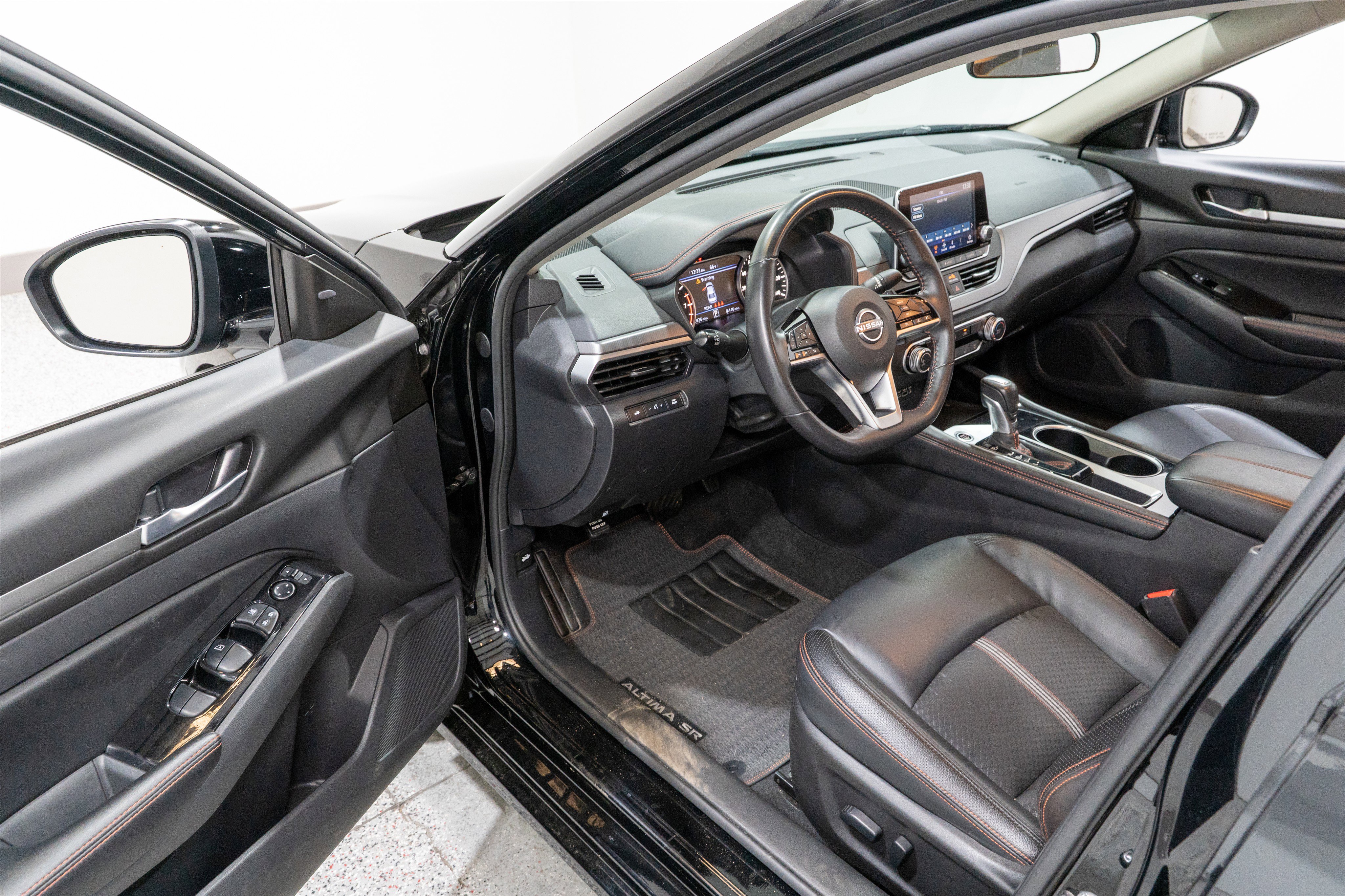 Used 2025 Nissan Altima 2.5 SR image 12