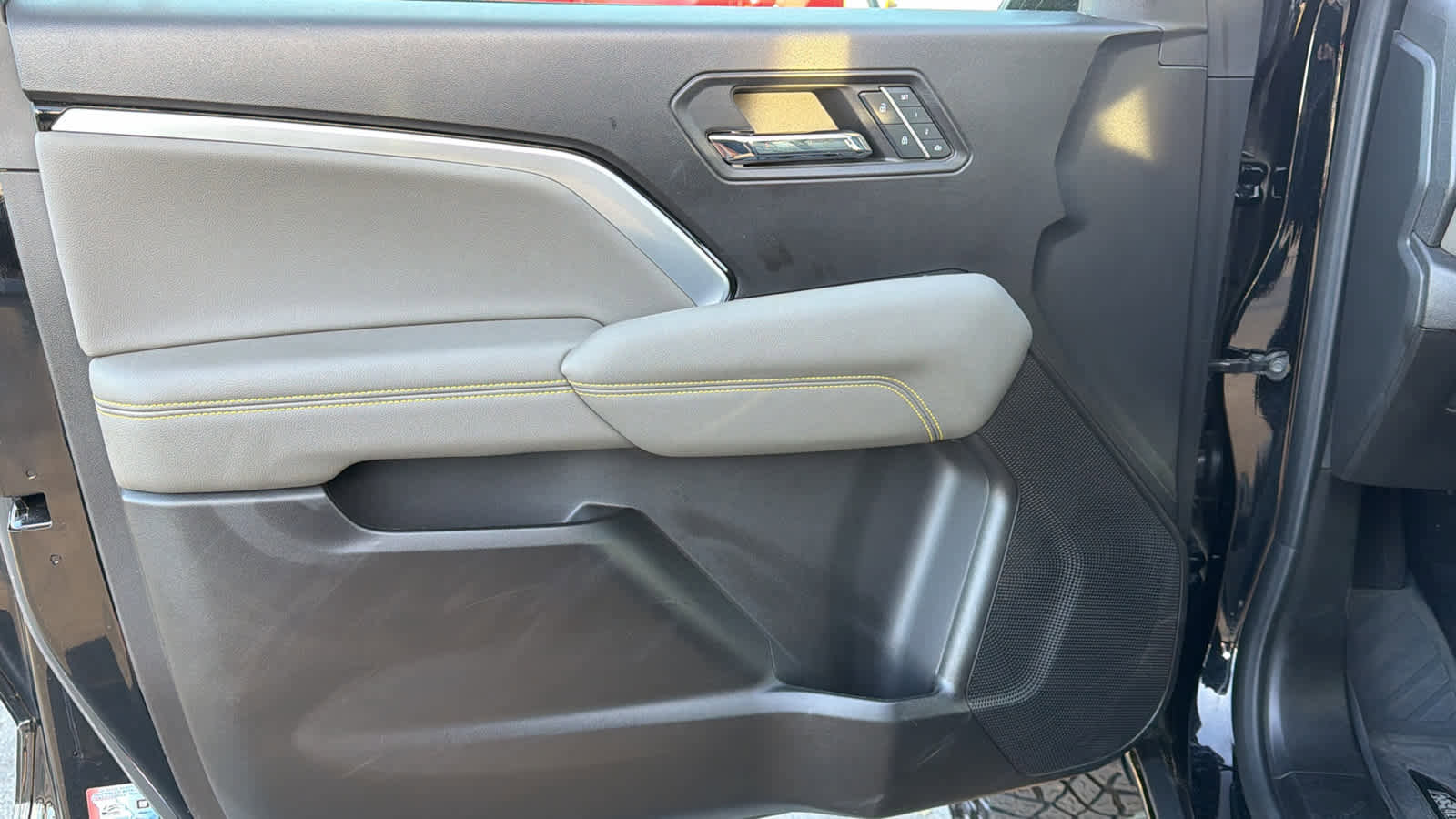 Certified 2024 Chevrolet Colorado ZR2 w/ ZR2 Bison Edition image 23