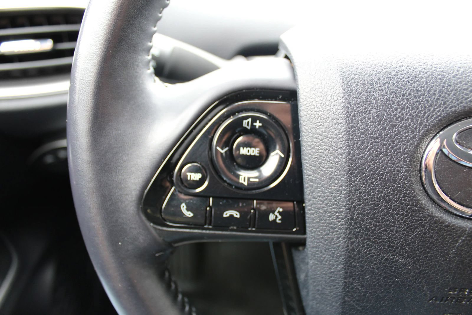 Used 2020 Toyota Prius Prime LE FWD image 15