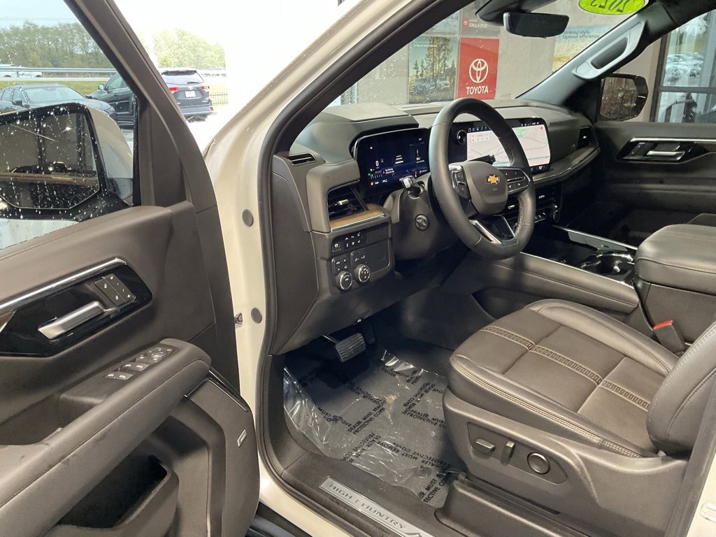 Used 2025 Chevrolet Tahoe High Country image 10