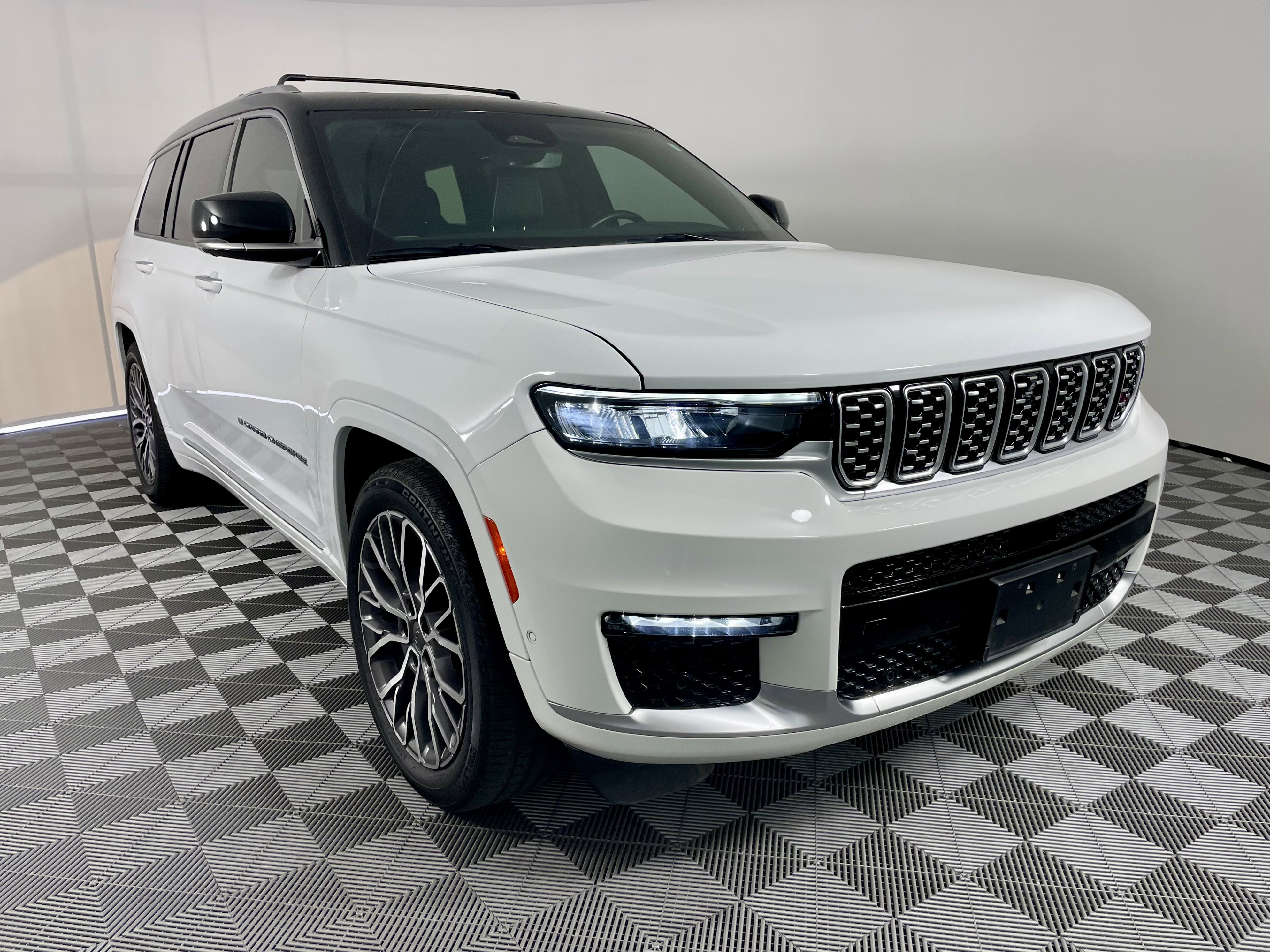 Certified 2022 Jeep Grand Cherokee L Summit AWD/4WD image 7