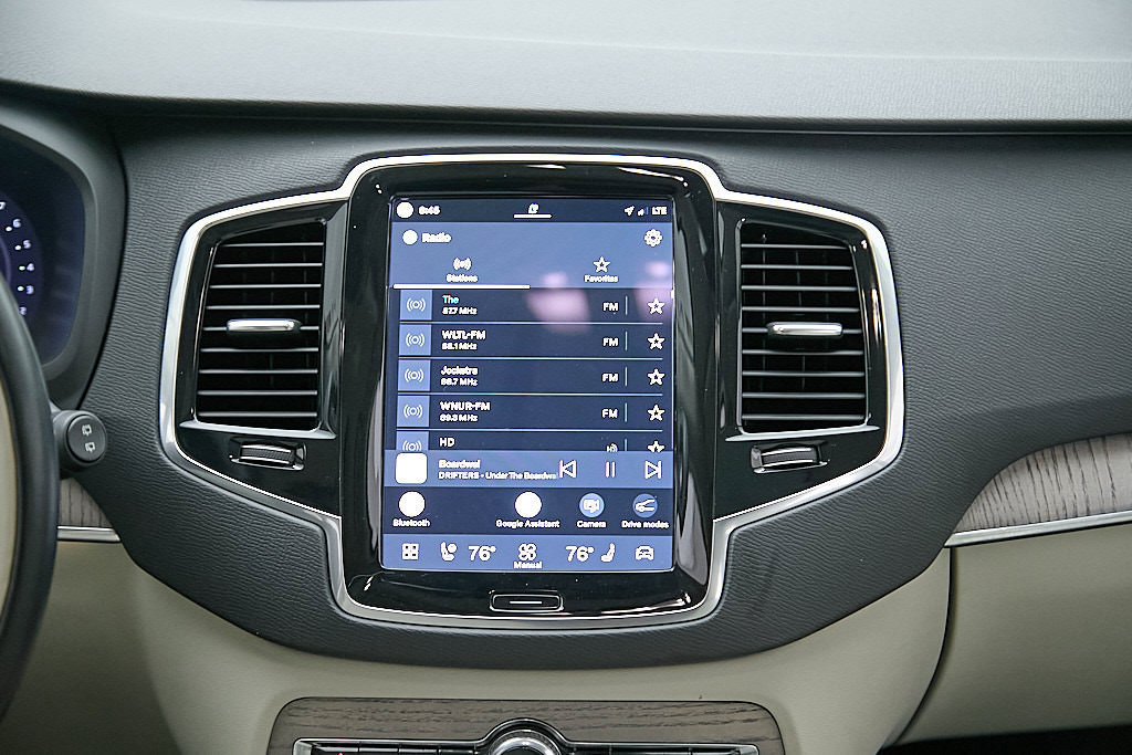 Certified 2024 Volvo XC90 B6 Plus w/ Protection Package Premier AWD/4WD image 28