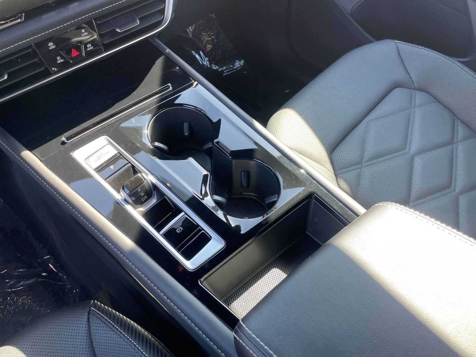 Used 2025 Volkswagen Atlas Cross Sport SE image 41