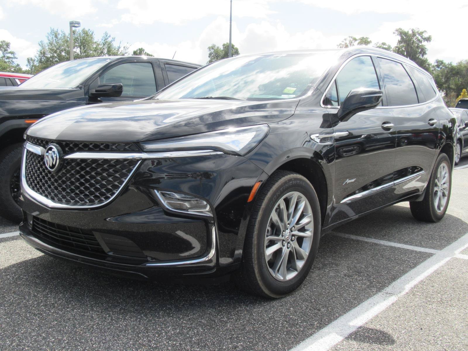 Used 2024 Buick Enclave Avenir w/ Avenir Technology Package FWD image 2