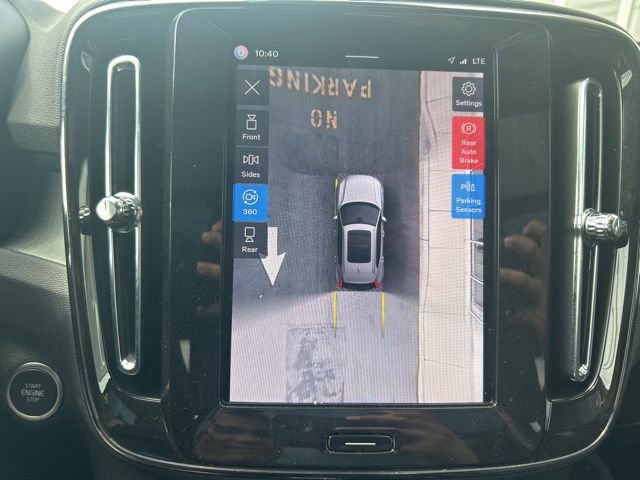 Certified 2025 Volvo XC40 B5 Plus AWD/4WD image 23