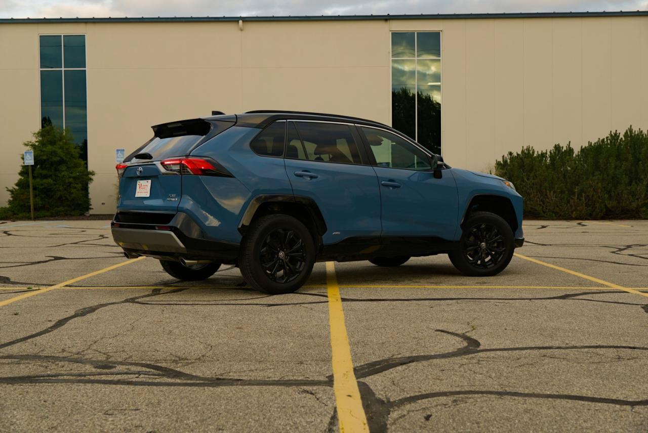 Used 2022 Toyota RAV4 XSE AWD/4WD image 7