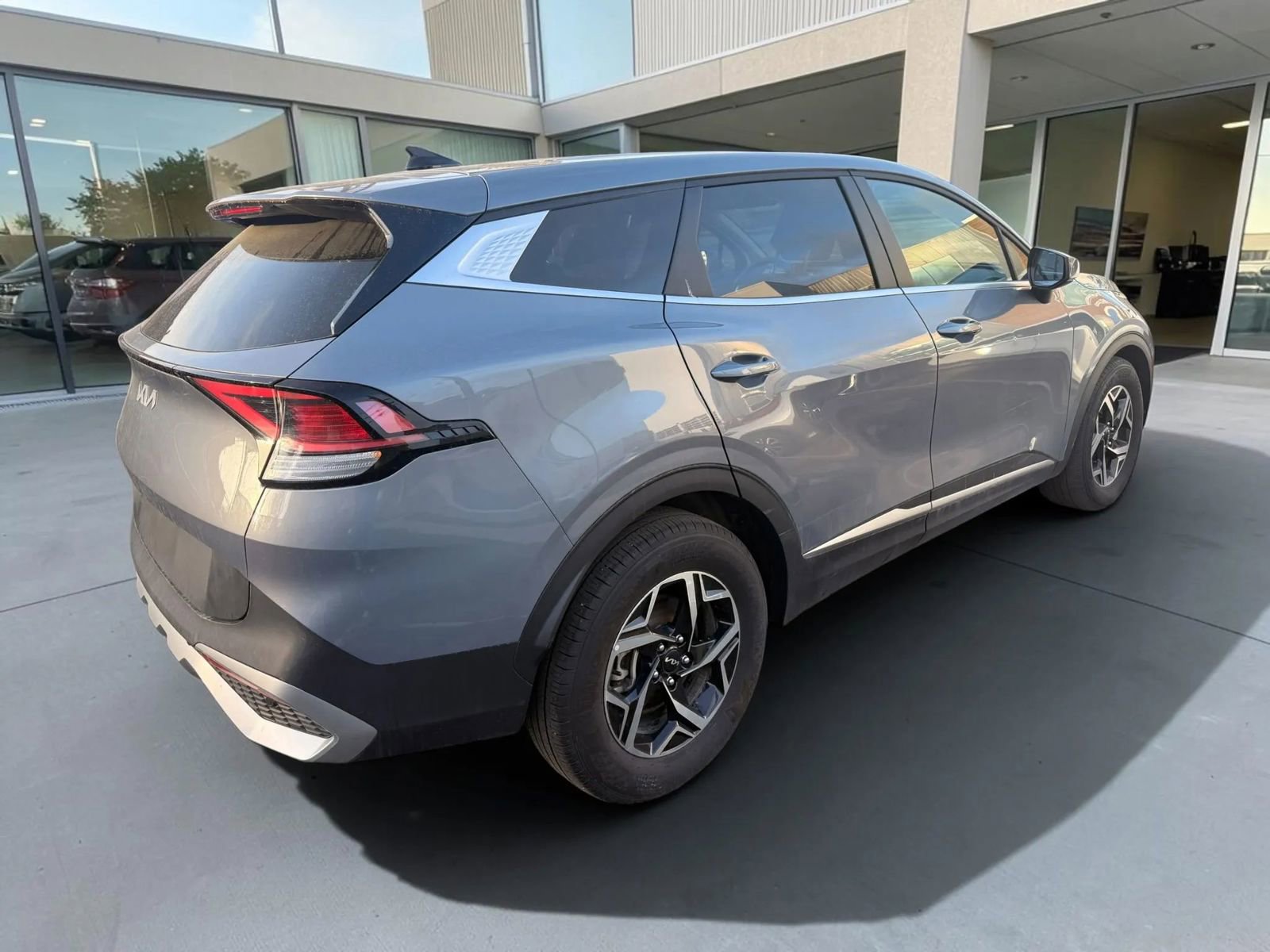 Used 2025 Kia Sportage LX FWD image 5