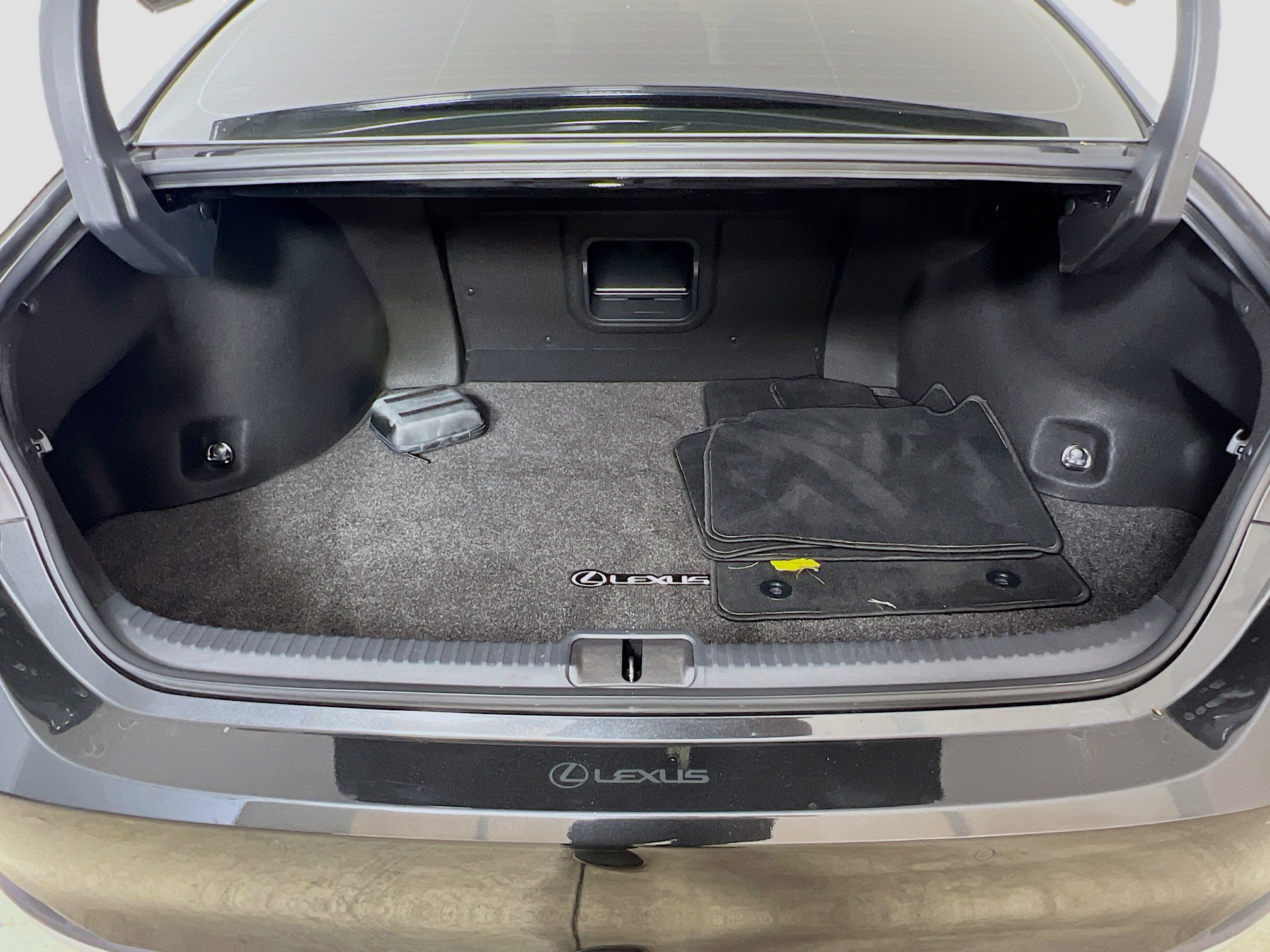 Used 2024 Lexus ES 300h w/ Premium Package FWD image 26