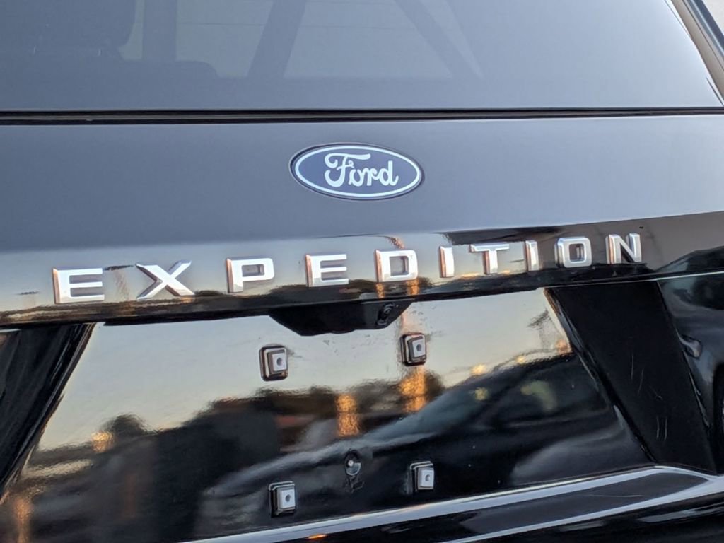 Used 2025 Ford Expedition Max Active AWD/4WD image 11