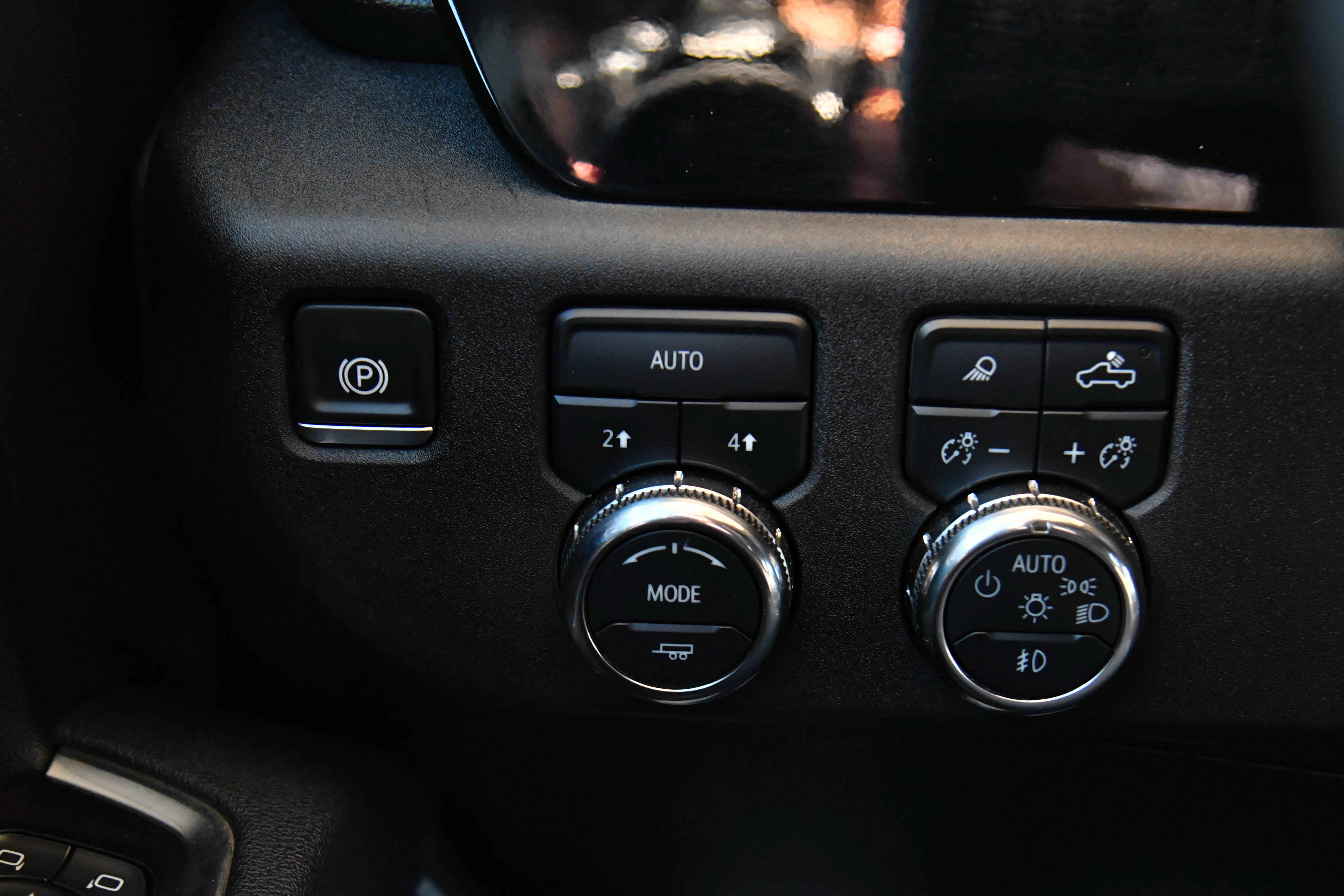 Used 2025 GMC Sierra 1500 SLT AWD/4WD image 35