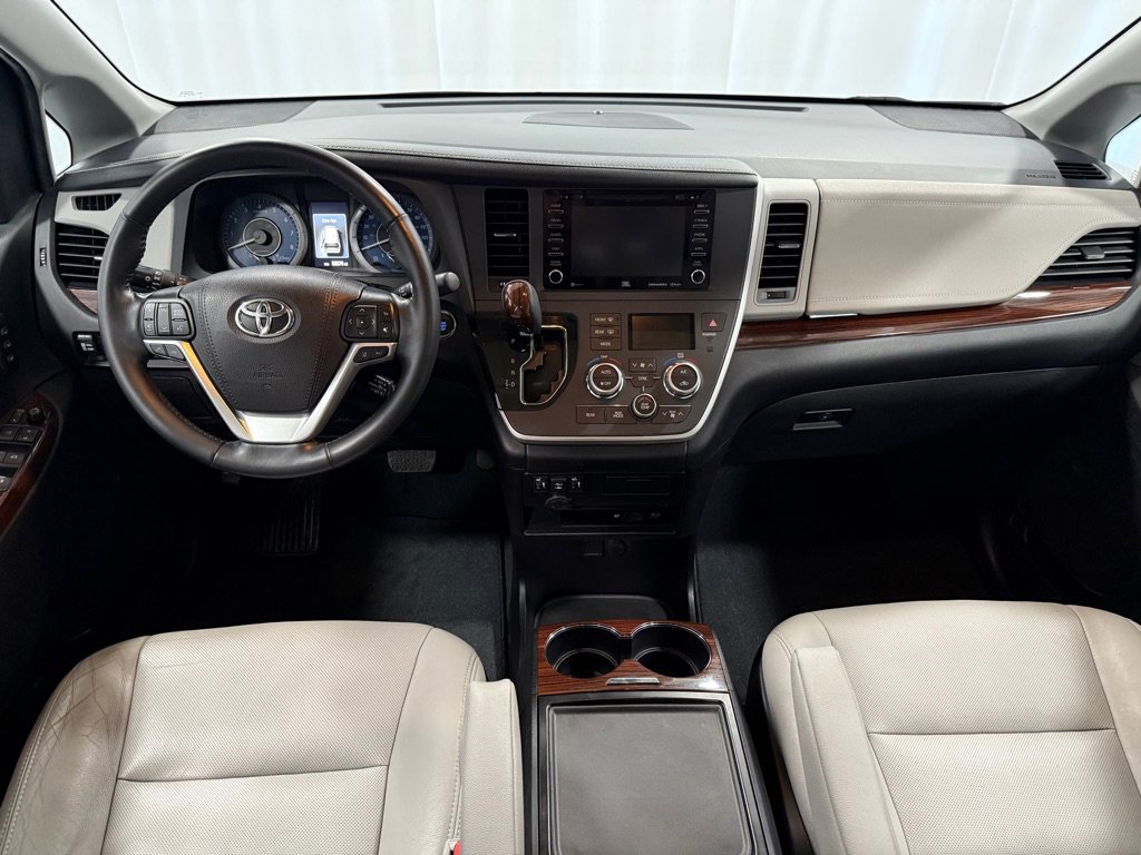 Used 2020 Toyota Sienna Limited Premium image 10