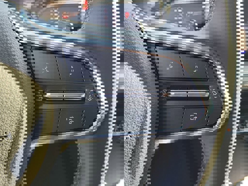 New 2026 Chevrolet Suburban LS image 6