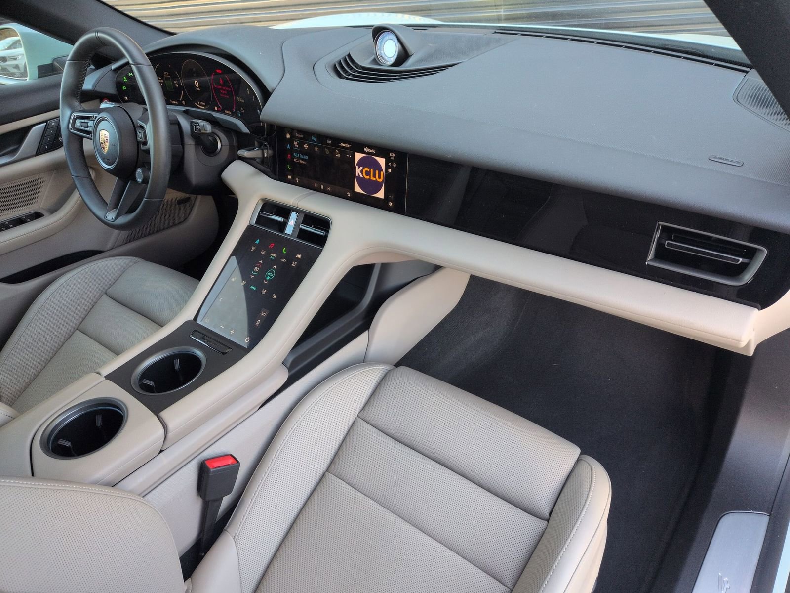 Certified 2025 Porsche Taycan 4 Cross Turismo image 27